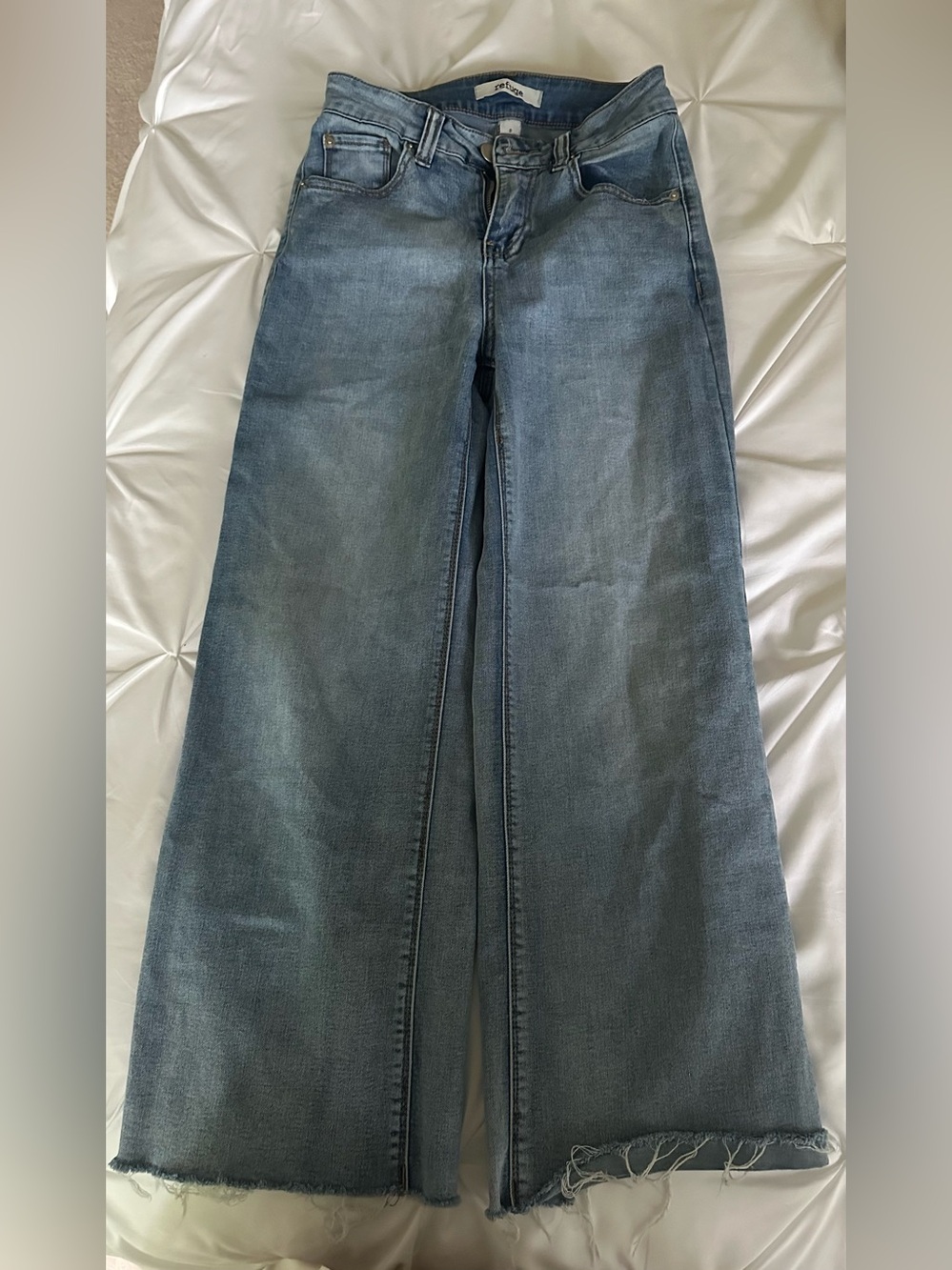 Refuge Light Blue Cropped Jeans Size 0